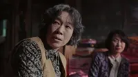 Cena do episódio 3: Kim Kyung-ja de Mask Girl