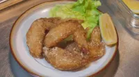 Cena do episódio 4: Fried Chicken Wings de Jantar da Meia Noite: Histórias de Tokyo