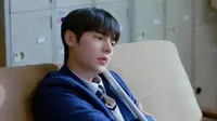 Cena do episódio 2: Você precisa de um motivo para odiar? de Light On Me