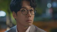 Cena do episódio 4 de Amor Segundo a Lei