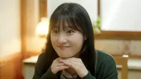 Cena do episódio 1: Ju-won, San-ha e Hae-joon se encontram de Família por Escolha