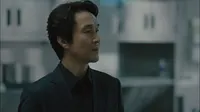Cena do episódio 9 de O observador