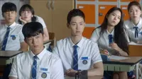 Cena do episódio 3 de School 2017
