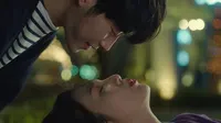 Cena do episódio 12 de Tempted
