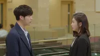 Cena do episódio 25 de Tempted