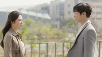 Cena do episódio 32 de Tempted