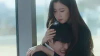 Cena do episódio 7 de Tempted