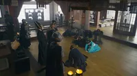 Cena do episódio 32 de A aliança dos conselheiros