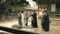 Cena do episódio 9 de A aliança dos conselheiros