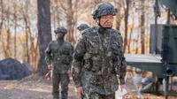 Cena do episódio 6 de A Lenda do Soldado Cozinheiro