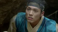 Cena do episódio 1 de Love in the Moonlight