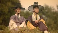Cena do episódio 11 de Love in the Moonlight