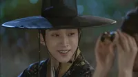 Cena do episódio 14 de Love in the Moonlight