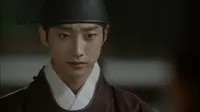 Cena do episódio 18 de Love in the Moonlight