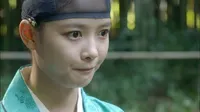 Cena do episódio 2 de Love in the Moonlight