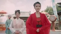 Cena do episódio 35 de Romance de Uma Flor Gêmea