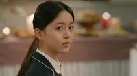 Cena do episódio 3 de As Três Irmãs