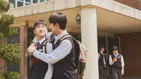 Cena do episódio 1: Universo Paralelo de Heesu da sala 2