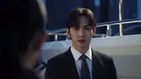 Cena do episódio 3 de Olho da Tempestade