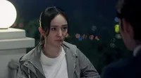 Cena do episódio 8 de Olho da Tempestade