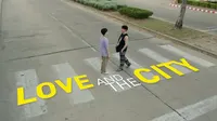 Cena do episódio 6: Amor e a cidade de Oportunidade Colorida