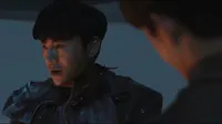 Cena do episódio 34: Wu Xie Returns—Li Cu Battles Inside Gutongjing de Mar de areia