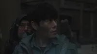 Cena do episódio 8: Li Cu’s Back Holds the Final Map de Mar de areia