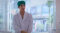 Cena do episódio 28: Seeing the Doctor de Vá em Frente