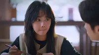 Cena do episódio 29: Her Photo de Vá em Frente