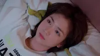 Cena do episódio 11 de Love Crossed