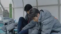Cena do episódio 22 de Amor entre Estranhos