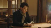 Cena do episódio 26 de Amor entre Estranhos