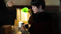 Cena do episódio 7 de Sob o Cair da Neve