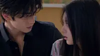 Cena do episódio 8 de É Minha Luz