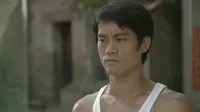 Cena do episódio 10: Nemesis de Bruce Lee: A Lenda