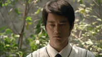 Cena do episódio 2: A Espera de Bruce Lee: A Lenda