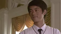 Cena do episódio 7: The New Kid de Bruce Lee: A Lenda