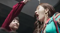 Cena do episódio 11: Hye-na’s Arrival de SKY Castle