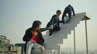 Cena do episódio 2 de O Jogo do Detetive