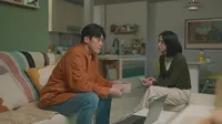 Cena do episódio 10 de O Tempo Traz Você pra Mim