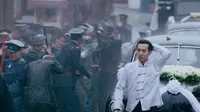 Cena do episódio 25 de Siege in Fog