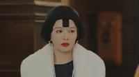 Cena do episódio 1 de O Legado