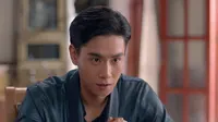Cena do episódio 13 de My Roommate is a Detective
