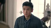 Cena do episódio 18 de My Roommate is a Detective