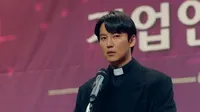 Cena do episódio 7 de O Sacerdote Impetuoso