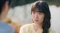 Cena do episódio 11: Become a Couple de Adorável Corredora