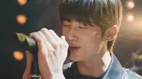 Cena do episódio 5: Sun-jae Sings de Adorável Corredora