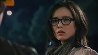 Cena do episódio 1 de Coração Escarlate