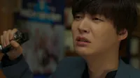 Cena do episódio 10 de Love with Flaws