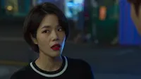 Cena do episódio 13 de Love with Flaws
